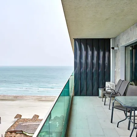 Sea View Apartment *