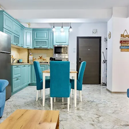 Sea View Apartment *